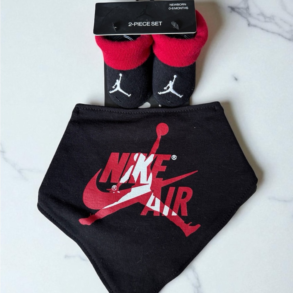 Nike Air Jordan Bib & Booties Set